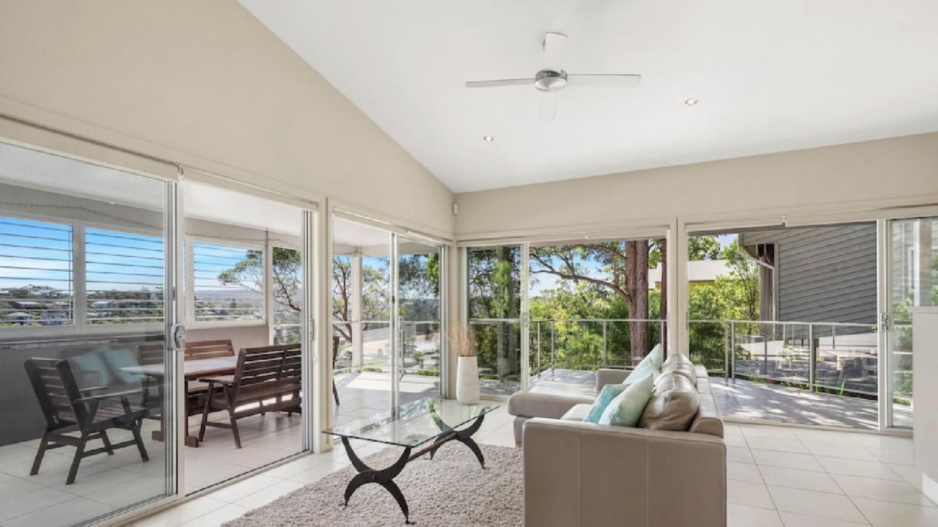 Stylish Family Apartment 3/42 Avoca Drive Avoca Beach NSW 2251