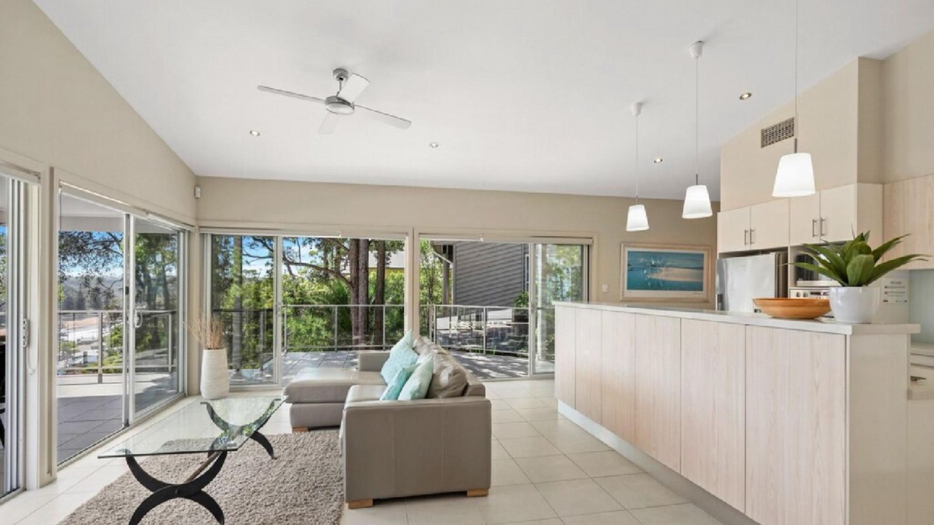 Stylish Family Apartment 3/42 Avoca Drive Avoca Beach NSW 2251