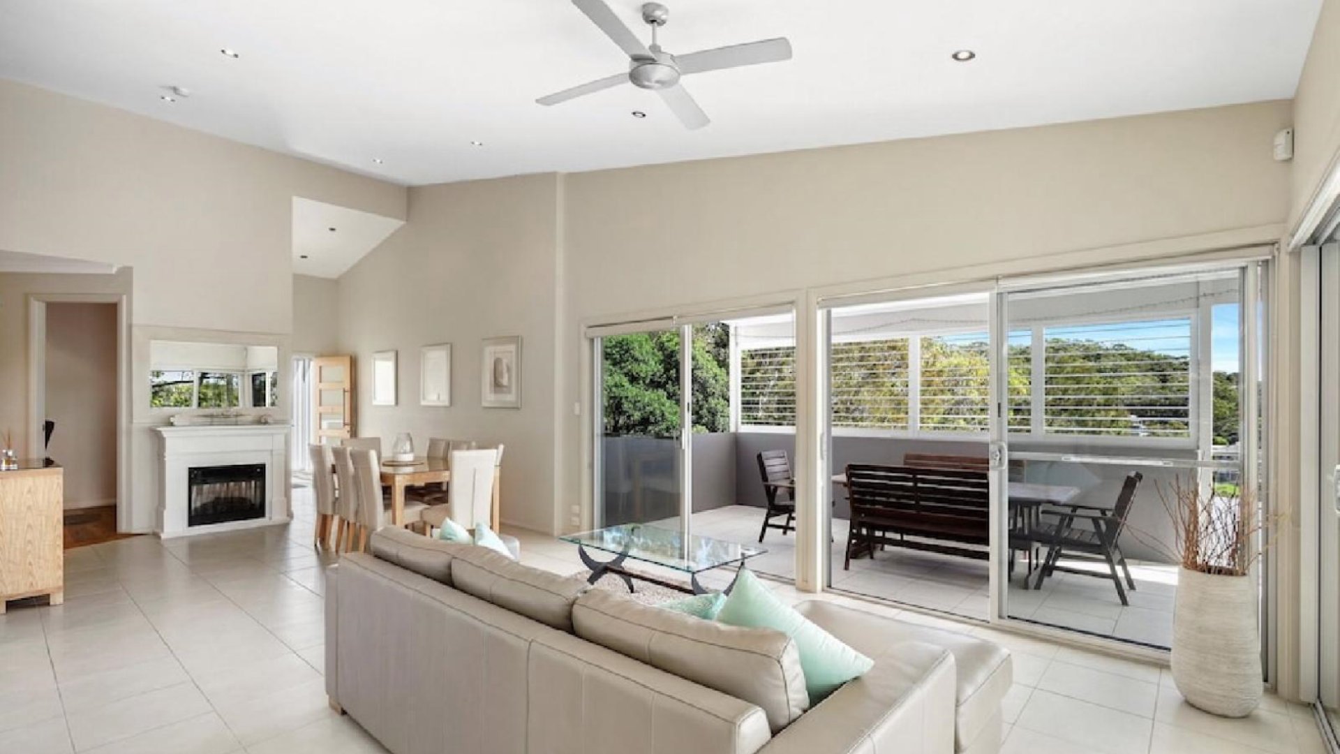 Stylish Family Apartment 3/42 Avoca Drive Avoca Beach NSW 2251