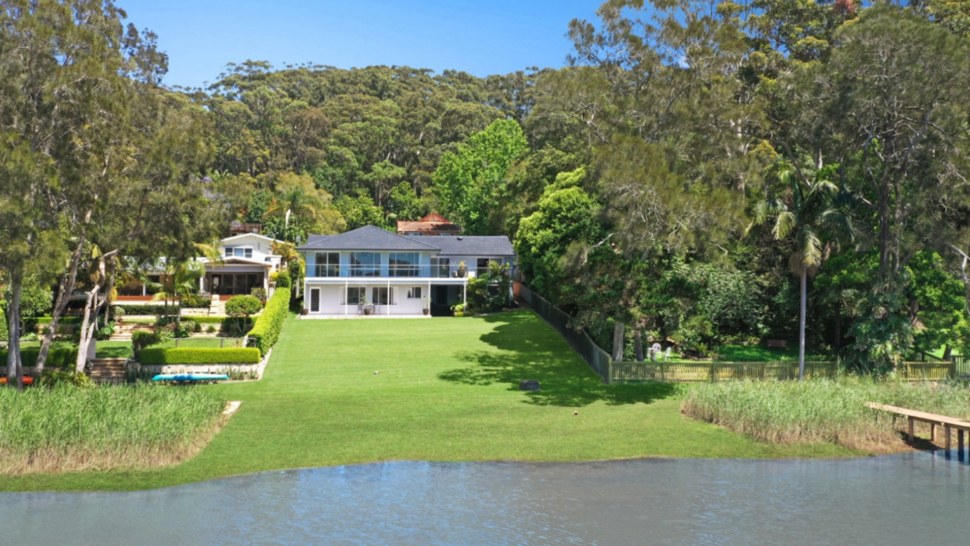 Avoca Beach Lake House 237A The Round Drive Avoca Beach NSW 2251