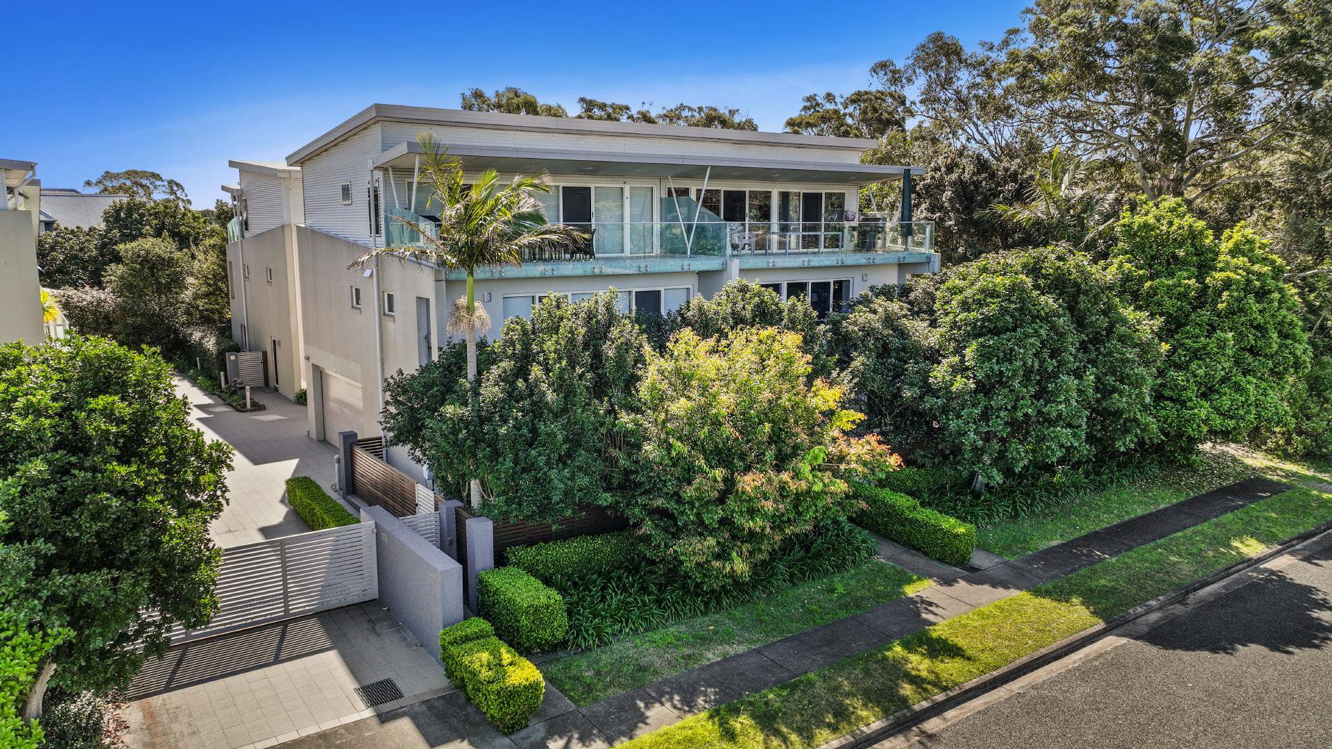 Holiday Rental Properties Hawks Nest Beach Holidays