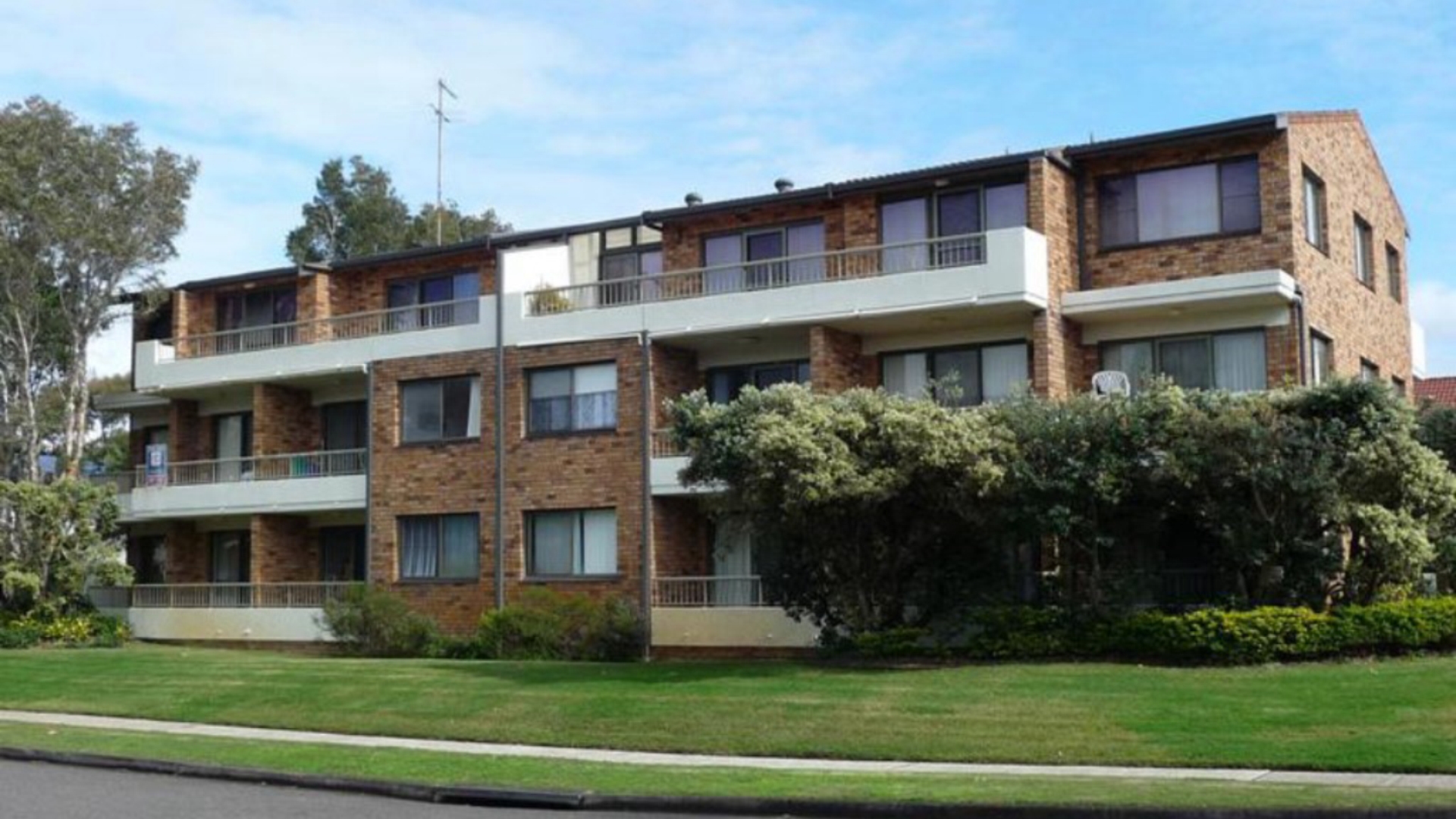 Quality Beachside Holiday 6/92 Booner Street Hawks Nest NSW 2324