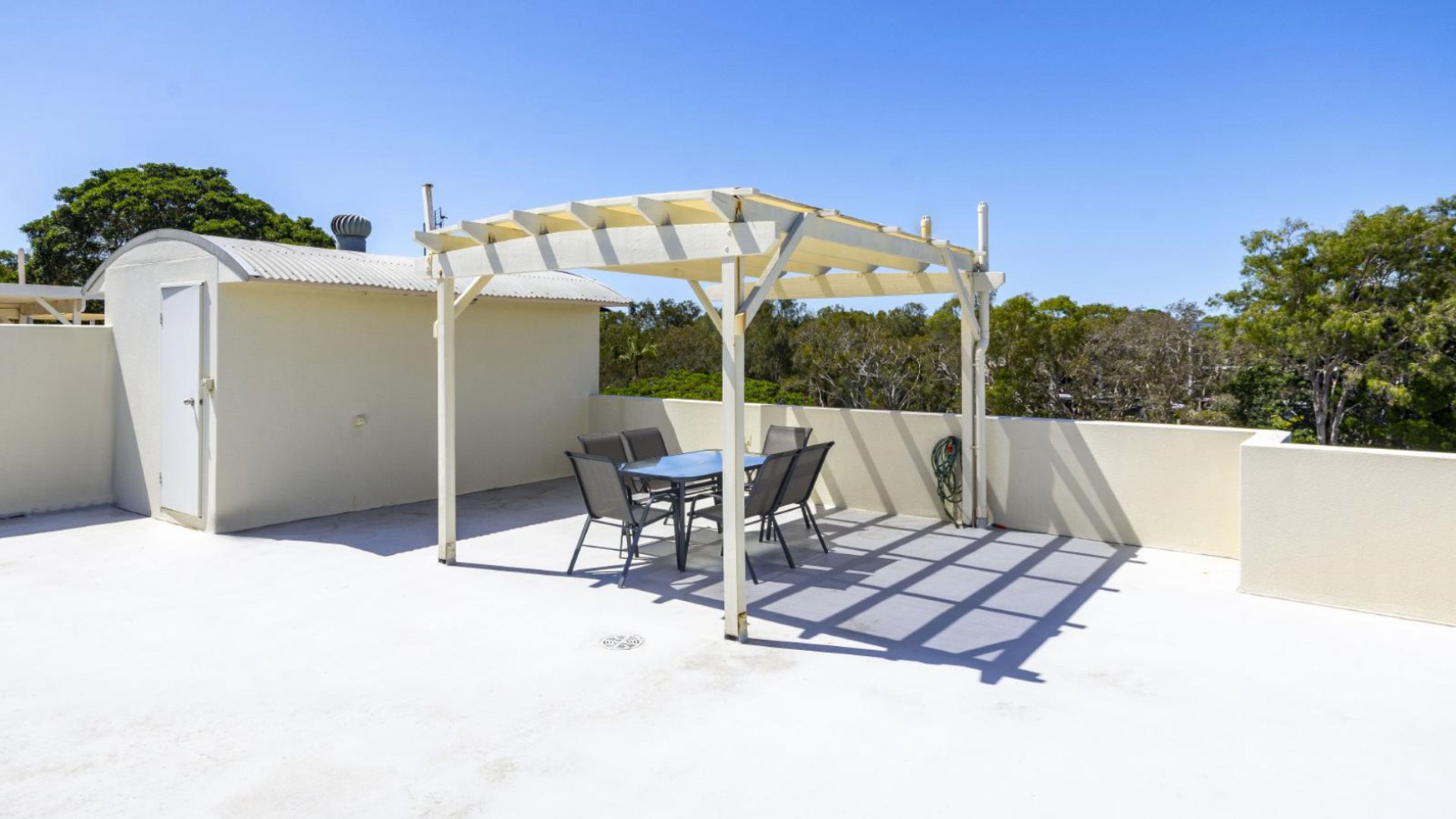 Modern Unit With Penthouse Views 7/27 South Esplanade Bongaree QLD