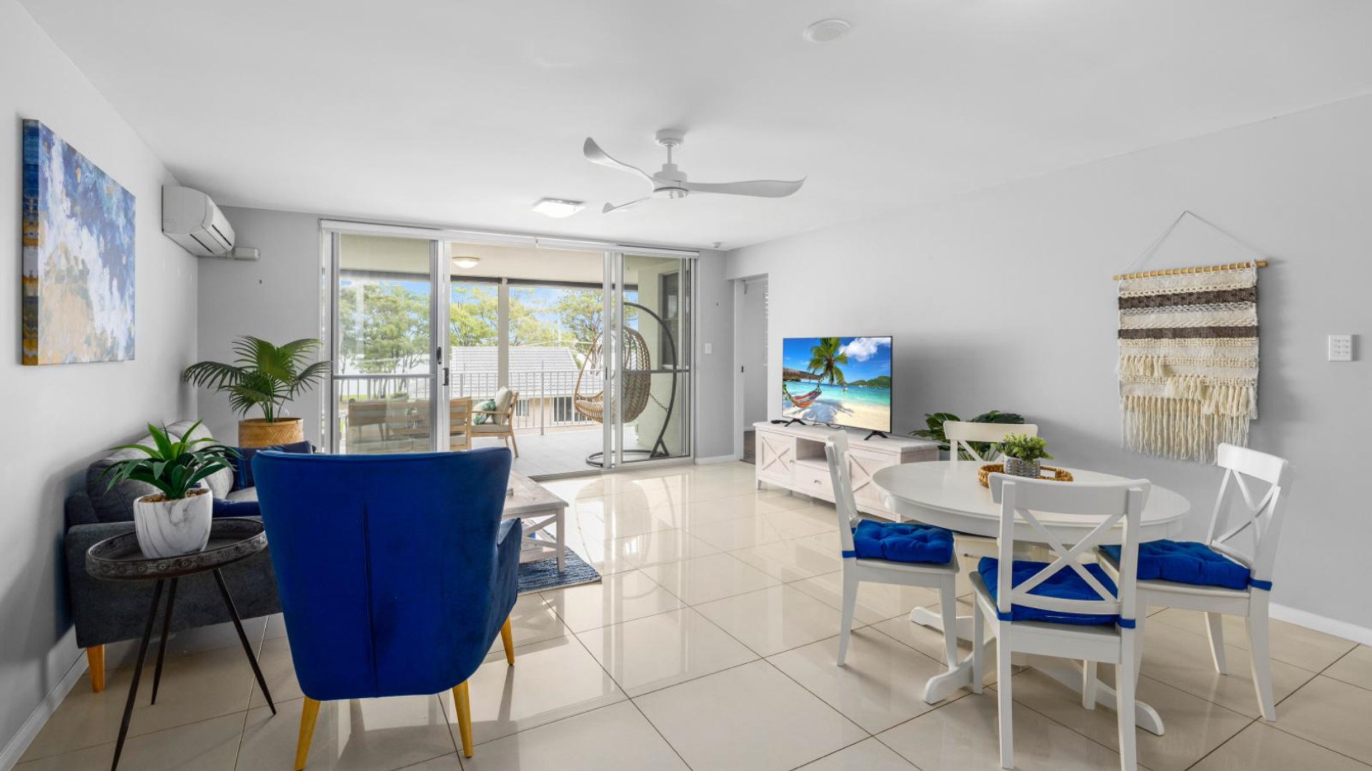 WATER VIEWS WITH A SPLASH OF LUXURY 35/52 Bestman Road Bongaree QLD