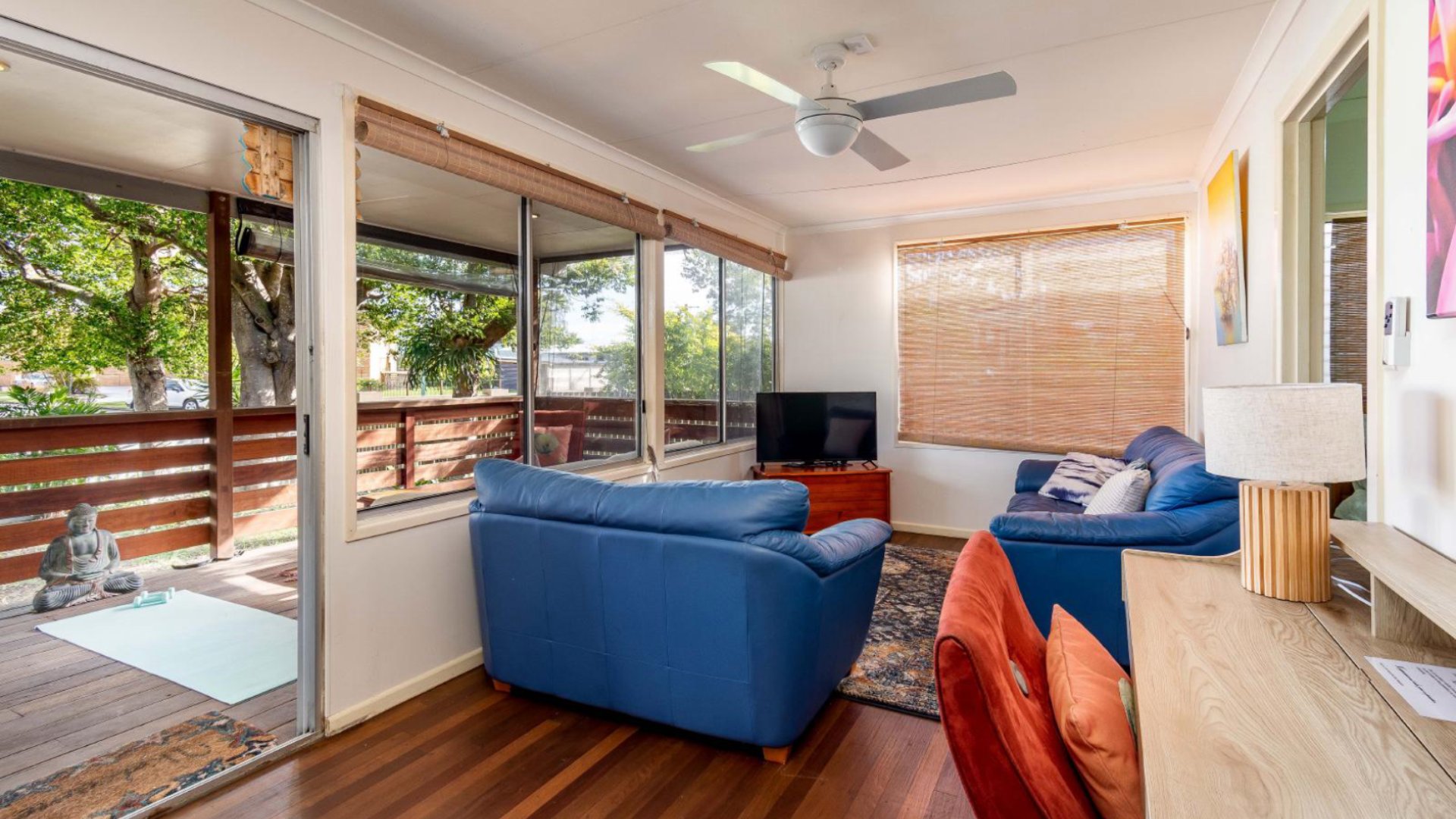 Pet Friendly Cottage With Waterviews 1/19 Winston Drive Bongaree QLD