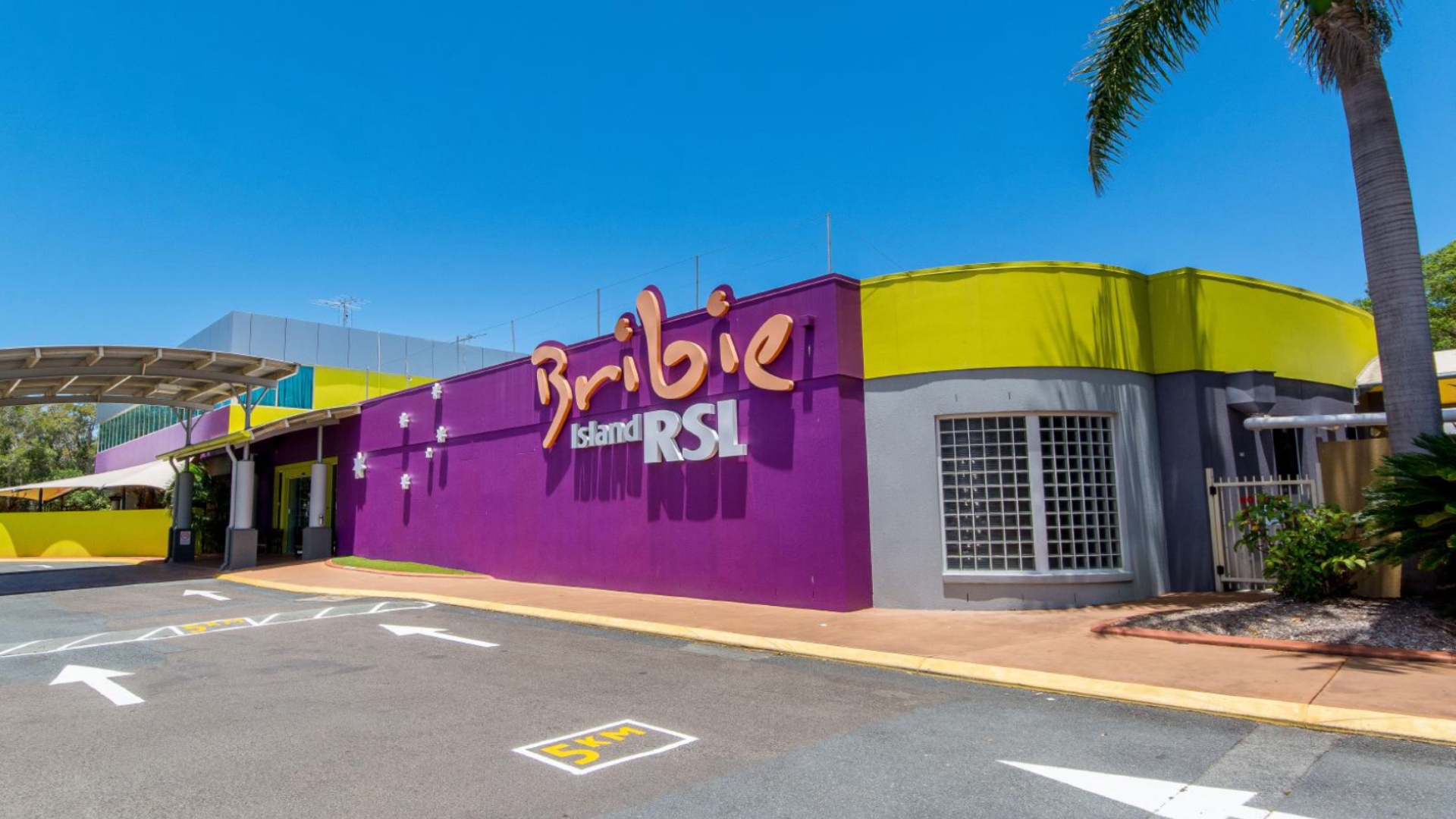 Large Family Home Across From Water 187 Welsby Parade Bongaree QLD