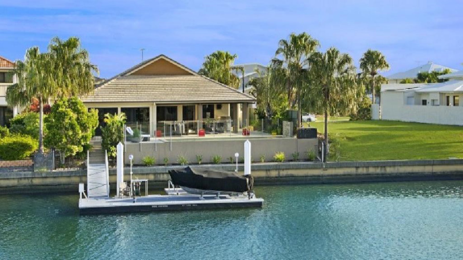 Canal Serenity Retreat 28 North Point Banksia Beach QLD 4507