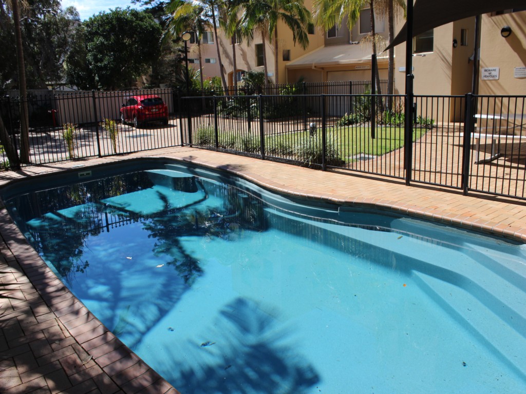 Quality Aquarius Apartment On The Beach! Hawks Nest Holidays