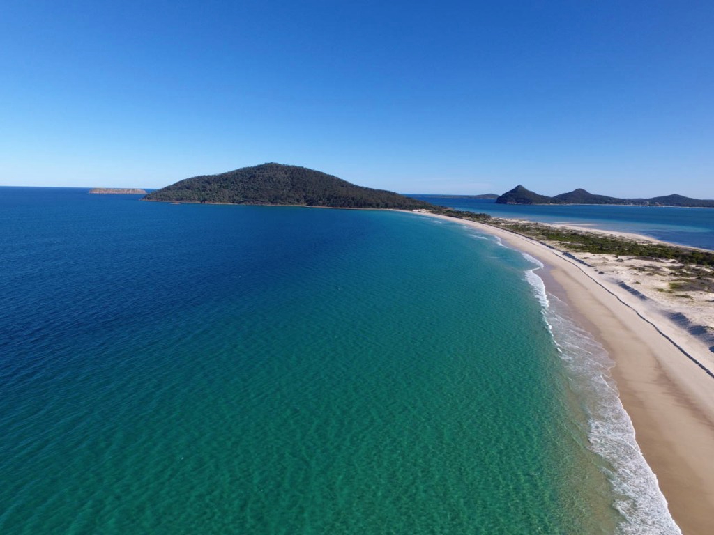 1413 Beach Road, Hawks Nest