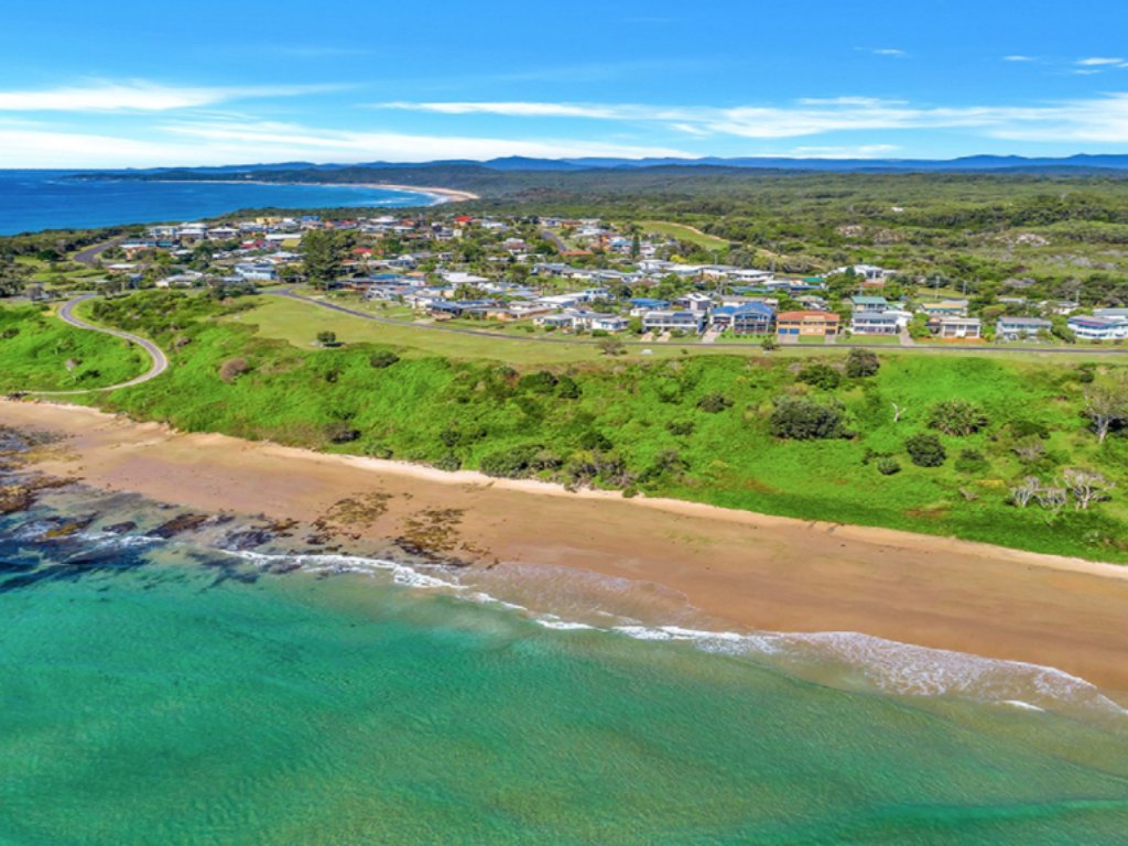 Elders Lifestyle Group Wooli / Minnie Water Wooli & Minnie Water Book