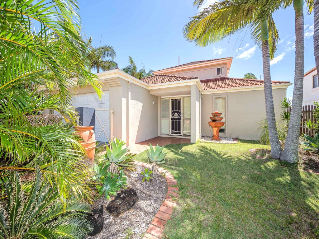 30 Pacific Drive, Banksia Beach Bribie Island HolidaysBribie Island