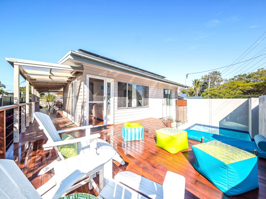 16 Benny Street, Woorim Bribie Island HolidaysBribie Island Holidays