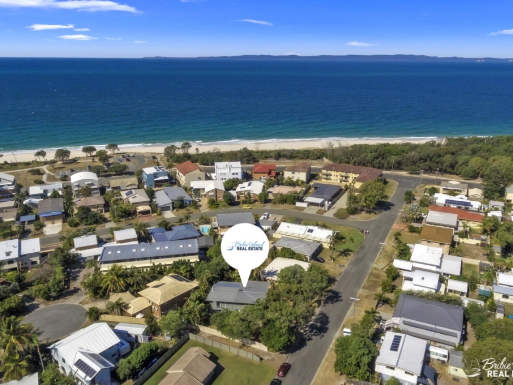 13 Curlew Street, Woorim Bribie Island HolidaysBribie Island Holidays