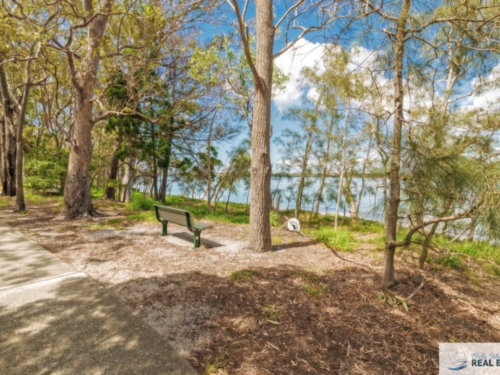 289 Endeavour Drive, Banksia Beach Bribie Island HolidaysBribie