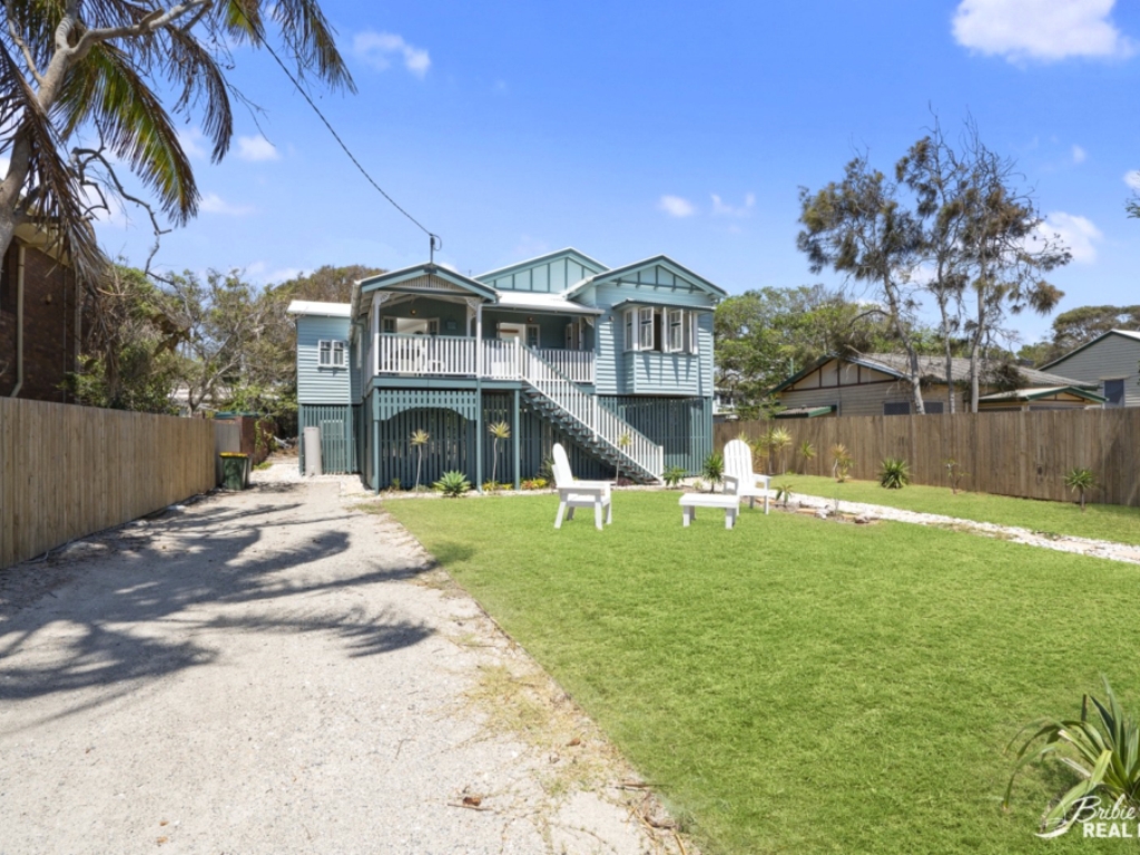 68 Rickman Pde, Woorim Bribie Island HolidaysBribie Island Holidays