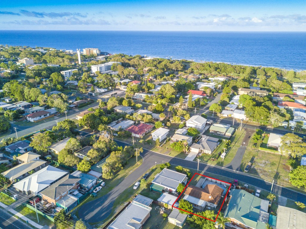 14 Clayton Street, Woorim Bribie Island HolidaysBribie Island Holidays