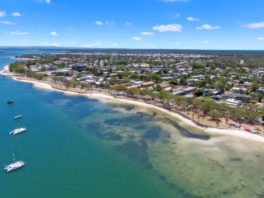 14 Clayton Street, Woorim Bribie Island HolidaysBribie Island Holidays