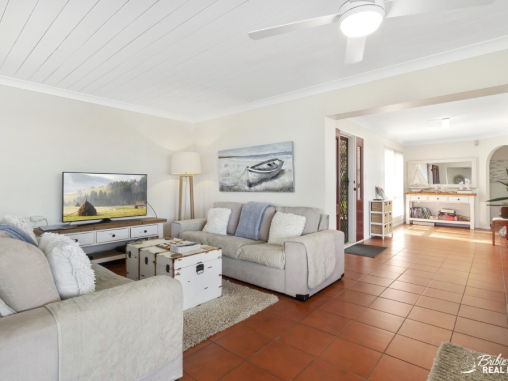 87 Road, Beachmere Bribie Island HolidaysBribie Island Holidays