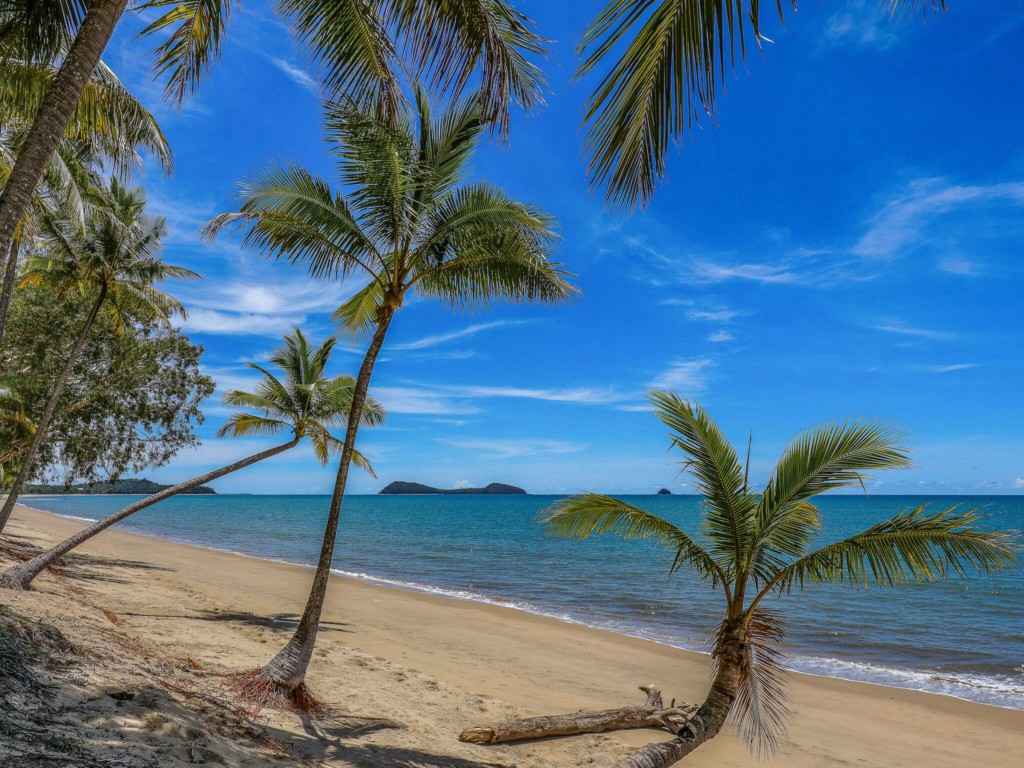 Beach House Kewarra Beach in KEWARRA BEACH Cairns