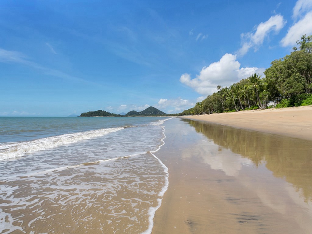 Seabreeze Beachfront clifton in CLIFTON BEACH Cairns
