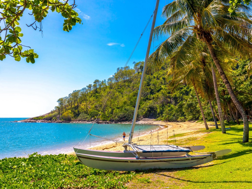 The Summit trinity Beach Ocean Views !! in TRINITY